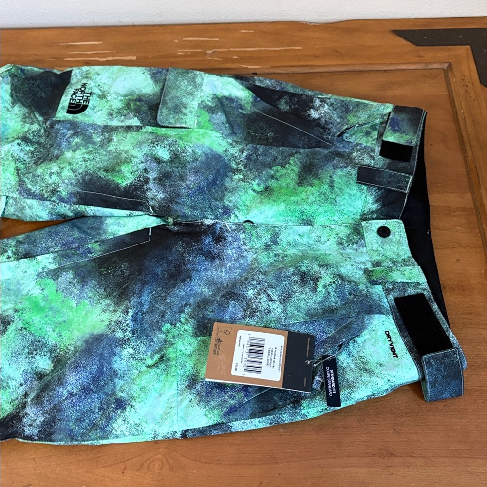 The North Face NWT Vibrant Green and Black Ski Snowboarding Pants Size XS Short - Picture 4 of 16